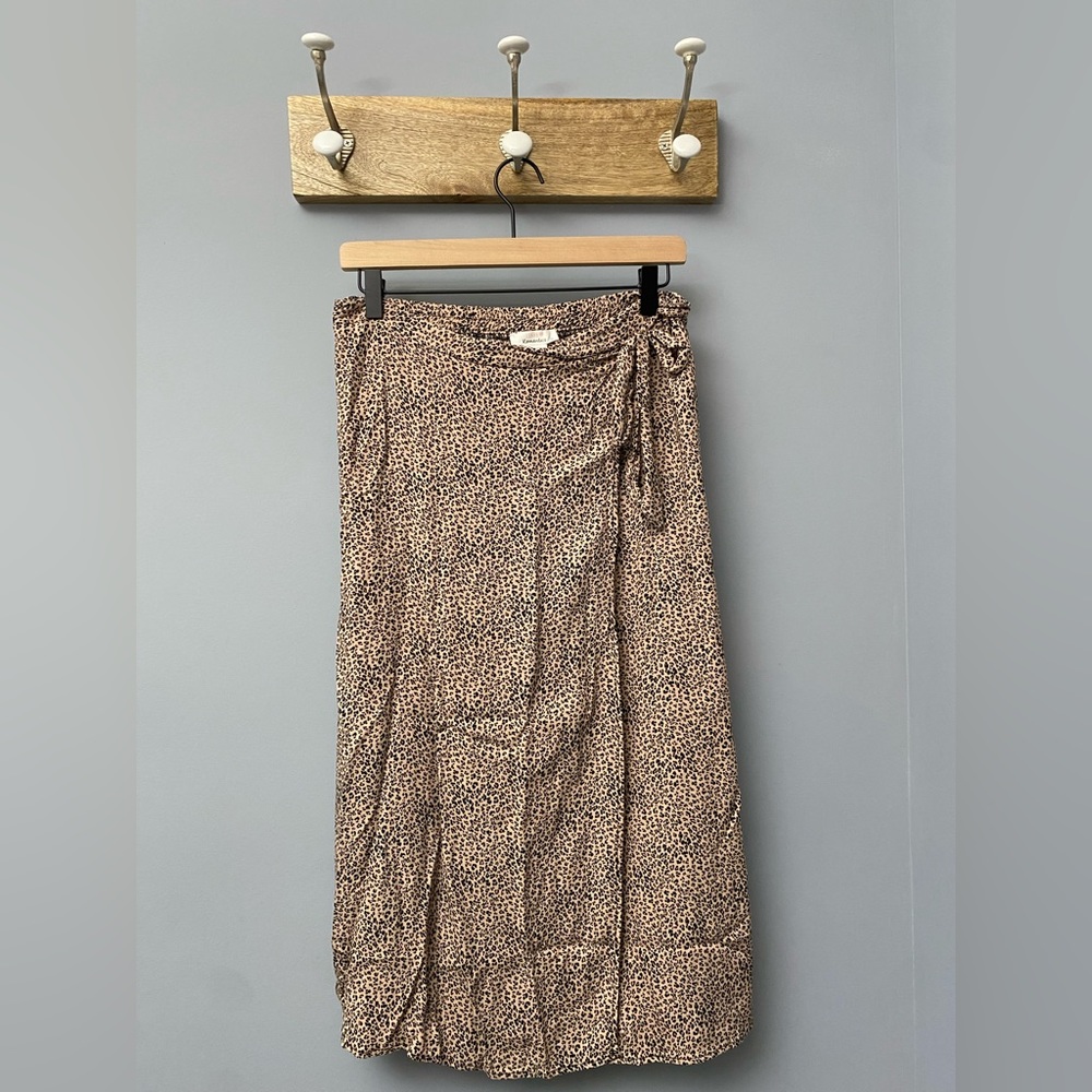 Urban romantics cheetah skirt, size large (item# 0010)